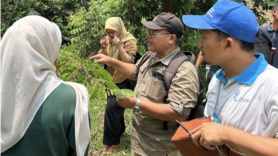 Surveyor Pemetaan Ahli Madya Badan Geologi Kementerian ESDM, Athanasius Cipta. (Instagram/badan_geologi). (Dok. Penulis)