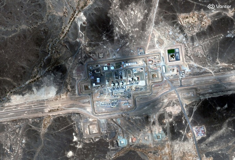 Citra satelit memperlihatkan jalur pipa Timur-Barat Arab Saudi yang membentang melintasi Semenanjung Arab, setelah serangan yang hancur, Jumat (11/9/2026). (Vantor/Handout via REUTERS)