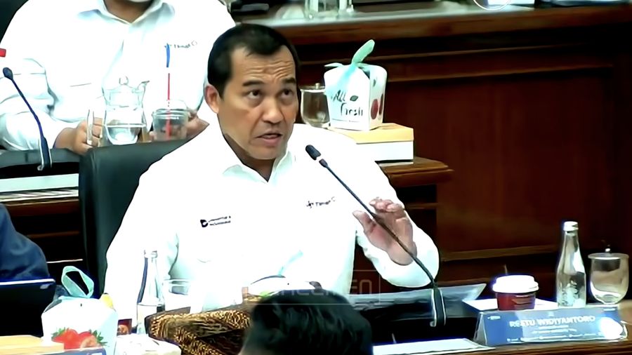 Direktur Utama PT TIMAH (Persero) Tbk, Restu Widiyantoro saat mengikuti Rapat Dengar Pendapat (RDP) dengan Komisi XII DPR RI di Komplek Parlemen, Jakarta, Selasa (15/9/2026). (Tangkapan Layar Youtube/TVR Parlemen)