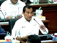 Direktur Utama PT TIMAH (Persero) Tbk, Restu Widiyantoro saat mengikuti Rapat Dengar Pendapat (RDP) dengan Komisi XII DPR RI di Komplek Parlemen, Jakarta, Selasa (15/9/2026). (Tangkapan Layar Youtube/TVR Parlemen)