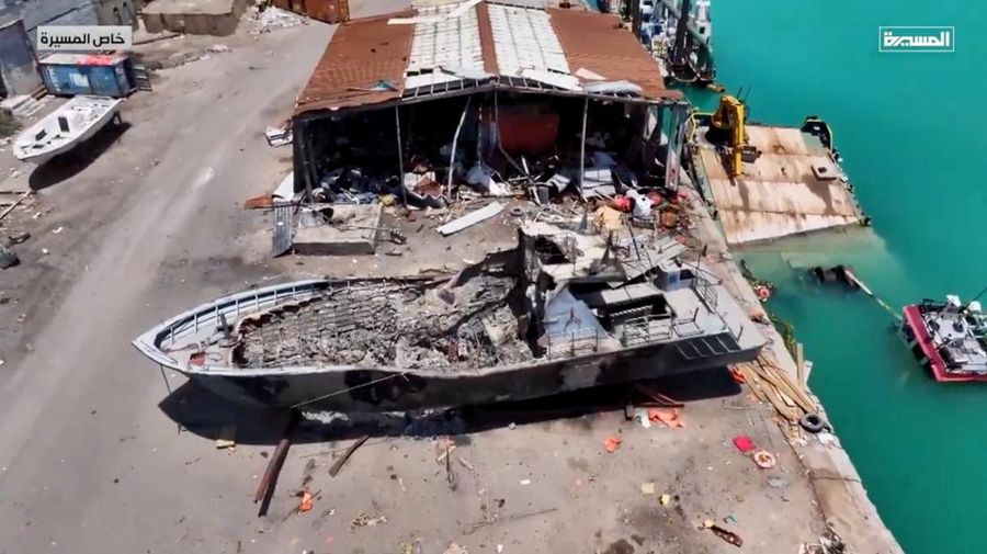 Milisi Houthi di Yaman merebut kota pelabuhan Mokha pada hari Kamis (10/09), memicu kekhawatiran bahwa negara itu dapat kembali mengalami perang saudara, Jumat (11/9/2026). (via REUTERS/Al Joumhouriya TV)