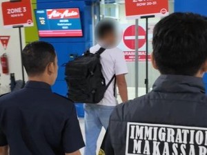 Momen WNA China Diamankan Usai Diduga Santap Satwa Dilindungi