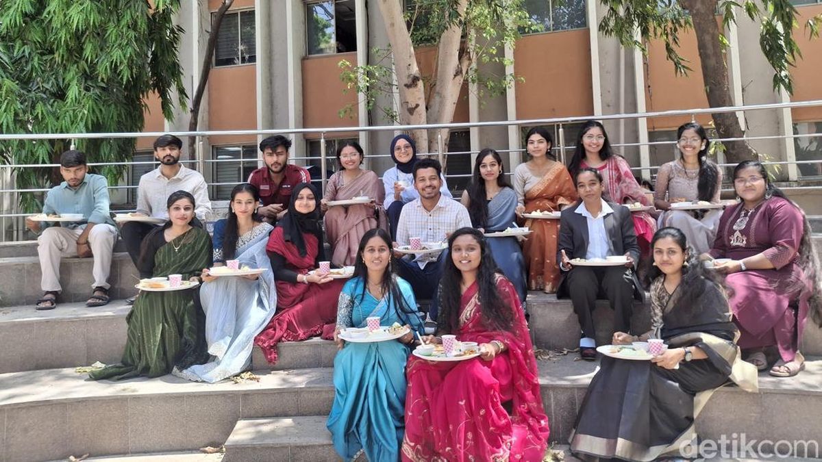Kisah Diah Kuliah Gratis di India: Makanan-Transportasi Murah, Cuaca Panas