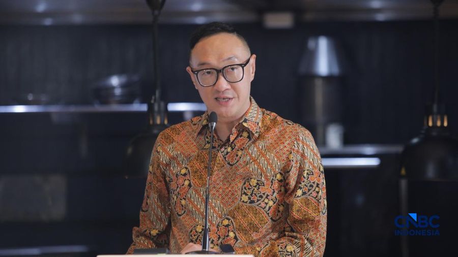 Direktur Institutional Banking Group Bank DBS Indonesia Anthonius Sehonamin di acara COFFEE MORNING 2026 dengan tema Beyond EV: Building a Resilient Automotive Ecosystem Amid Global Supply Chain Shifts di CasalenaJakarta, Rabu (16/9/2026). (CNBC Indo