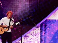 Ed Sheeran tampil dalam konser iHeartRadio Jingle Ball di Madison Square Garden, New York City, AS. (REUTERS/Kylie Cooper)