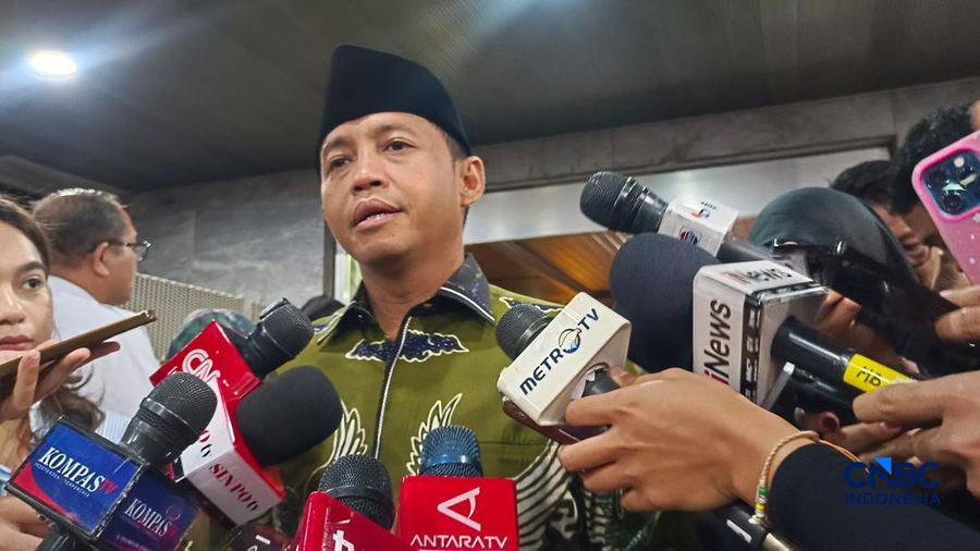 Menteri Kehutanan (Menhut) Raja Juli Antoni saat ditemui di Kompleks Parlemen, Jakarta, Rabu (16/9/2026). (CNBC Indonesia/Martyasari Rizky)