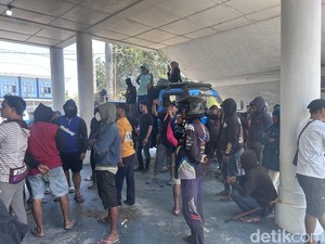 Petani Geruduk DPRD Pinrang gegara Sawah 2 Bulan Kekeringan
