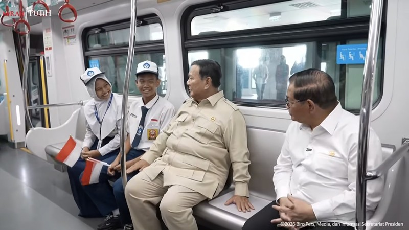 Presiden Prabowo Subianto melakukan uji coba perjalanan LRT Jakarta rute Kelapa Gading-Manggarai, Rabu (16/9/2026).