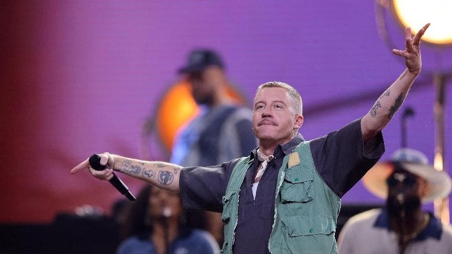 Macklemore Jadi Sorotan, Semua Penampil Pendukung Ed Sheeran Mundur
