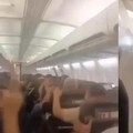 Suasana tegang dan penuh kepanikan melanda para penumpang maskapai asal Iran, Sepehran Airlines, dalam penerbangan domestik rute Mashhad menuju Kermanshah. (Istimewa)