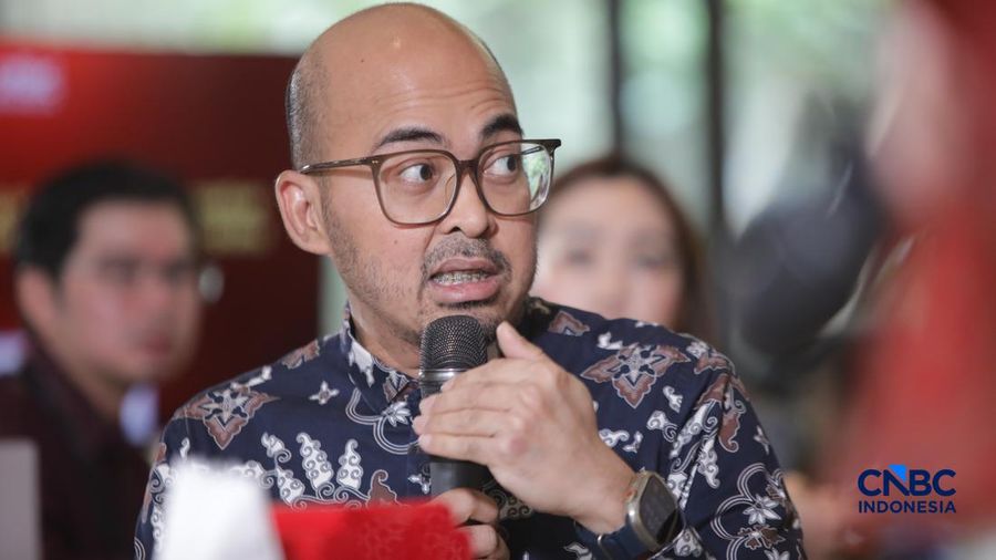 Wakil Sekretaris Jenderal Asosiasi Ekosistem Mobilitas Listrik (AEML) Dhery Rachman di acara COFFEE MORNING 2026 dengan tema Beyond EV: Building a Resilient Automotive Ecosystem Amid Global Supply Chain Shifts di CasalenaJakarta, Rabu (16/9/2026). (C