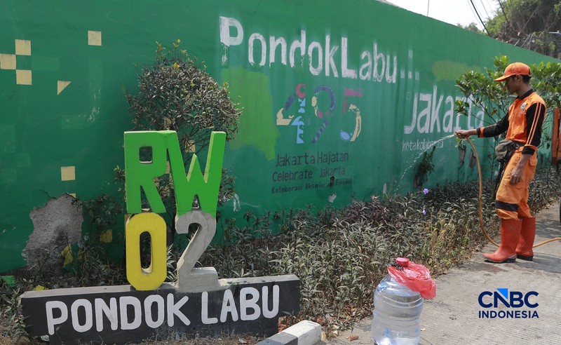 Deretan gedung bertingkat saat Ibu Kota menghadapi periode kemarau dan potensi kekeringan meteorologis terlihat di kawasan Jakarta, Kamis (17/9/2026). (CNBC Indonesia/Muhammad Sabki)