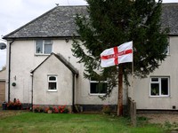 Desa kecil (Piddington) berpenduduk sekitar 400 orang di Oxfordshire, Inggris, menggelar referendum simbolis untuk menentukan apakah desa tersebut tetap menjadi bagian dari Inggris. (REUTERS/Hannah McKay)