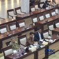 Ekonom Senior Institute for Development of Economics and Finance (INDEF) Didik J. Rarchbini, Kepala Lembaga Penyelidikan Ekonomi dan Masyarakat Fakultas Ekonomi dan Bisnis Universitas Indonesia (LPEM FEB UI) Chaikal Nuryakin, dan Ekonom Center of Ref
