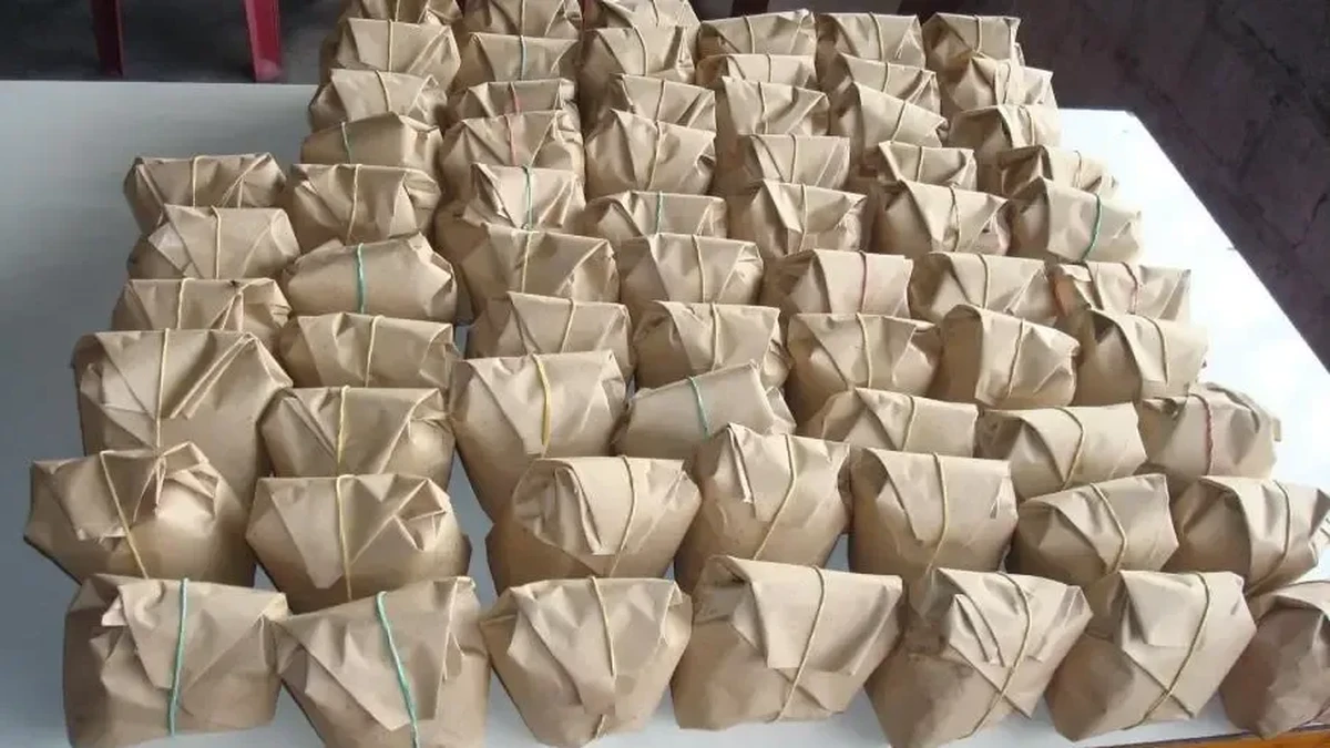 Suami Dicopot dari Jabatan Menkeu, Istri Pilih Jualan Nasi Bungkus