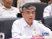 Menaker Yassierli dalam rapat kerja dengan Komisi IX DPR RI, Kamis (17/9/26). (CNBC Indonesia/Ferry Sandi)