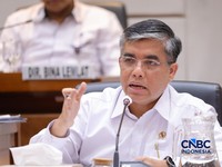 Menaker Yassierli dalam rapat kerja dengan Komisi IX DPR RI, Kamis (17/9/26). (CNBC Indonesia/Ferry Sandi)