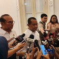 Menteri ESDM Bahlil Lahadalia usai ratas bersama Presiden Prabowo dan Dewan Energi Nasional di Istana Merdeka, Jakarta, Kamis (17/9/2026). (CNBC Indonesia/Emir Yanwardhana)