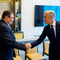 Menteri Koordinator Bidang Perekonomian Airlangga Hartarto bertemu dengan Perdana Menteri Kanada Mark Carney di sela penyelenggaraan Canada Investment Summit yang pertama, untuk mempererat kemitraan ekonomi kedua negara, Toronto, 17 September 2026. (