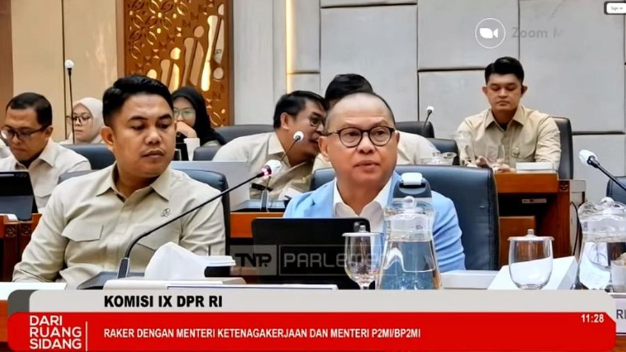 Menteri Pelindungan Pekerja Migran Indonesia Mukhtarudin, di Gedung Parlemen Senayan Jakarta, Kamis (17/9/2026). (Tangkapan Layar Youtube/ TVR PARLEMEN)