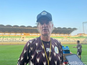 Huistra Ungkap Kondisi Mental Pemain PSS Usai Keok 2 Laga