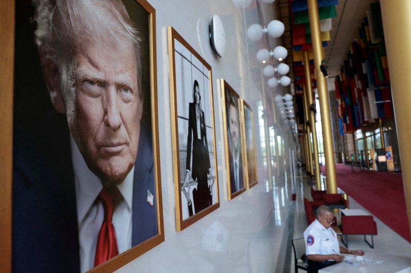 Suasana John F. Kennedy Memorial Center for the Performing Arts, sehari setelah dewan Kennedy Center memutuskan untuk menutup pusat seni tersebut guna perbaikan, di Washington, D.C., AS, Rabu (16/9/2026). (REUTERS/Aaron Schwartz)