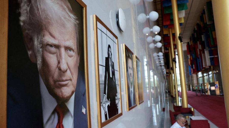 Suasana John F. Kennedy Memorial Center for the Performing Arts, sehari setelah dewan Kennedy Center memutuskan untuk menutup pusat seni tersebut guna perbaikan, di Washington, D.C., AS, Rabu (16/9/2026). (REUTERS/Aaron Schwartz)