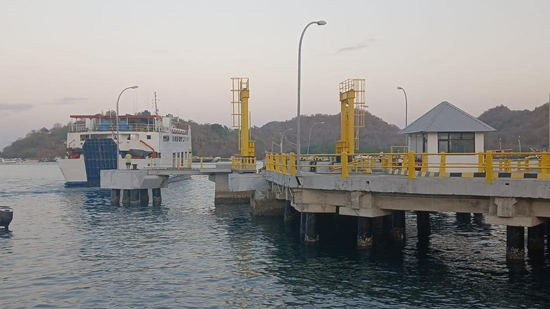 Truk ekspedisi bantuan IPB University Peduli dan ARM HA-IPB tiba di Labuan Bajo, Nusa Tenggara Timur (NTT), Rabu (16/9/2026).