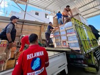 Truk ekspedisi bantuan IPB University Peduli dan ARM HA-IPB tiba di Labuan Bajo, Nusa Tenggara Timur (NTT), Rabu (16/9/2026). (Dok. ARM HA-IPB)
