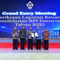 Grand Entry Meeting dan penyerahan Surat Tugas Pemeriksaan oleh Anggota VII BPK, Slamet Edy Purnomo, kepada Kepala Badan Pelaksana BPI Danantara, Rosan Roeslani, di Jakarta, Kamis (17/9/2026). (Dok. Humas BPK)