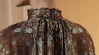 Gamis Simpel Ala Erin Taulany Ini Bikin Tampilan Kalem Elegan buat ke Acara Formal