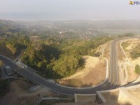 Kementerian Pekerjaan Umum (PU) mulai melakukan uji coba open traffic Jalan Baru KretekGirijati selama tujuh hari, mulai 14 hingga 20 September 2026, seiring rampungnya ruas yang menghubungkan Kabupaten Bantul dan Gunungkidul. (Dok Kementerian PU)