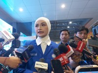 Ketua DPP Partai Amanat Nasional (PAN), Putri Zulkifli Hasan menyampaikan keterangan kepada awak media jelang Hari Ulang Tahun ke 28 Partai Amanat Nasional, di Jakarta International Convention Center (JICC), Senayan, Jakarta, Jumat (18/9/2026). (CNBC