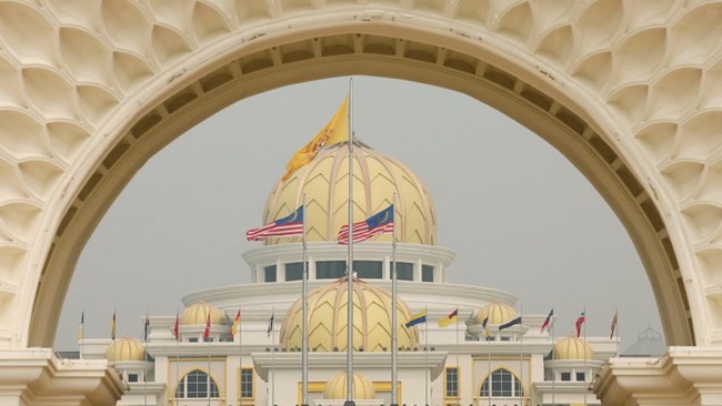 Menteri Transportasi Malaysia Mundur, Protes Pengampunan Najib Razak