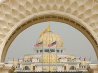 Istana Kerajaan Malaysia di tengah spekulasi mengenai pertemuan untuk membahas permohonan grasi mantan Perdana Menteri Najib Razak yang sedang dipenjara, Kuala Lumpur, Malaysia, 18 September 2026. REUTERS/Hasnoor Hussain