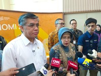 Menteri Ketenagakerjaan (Menaker) Yassierli bersama Kepala BPS Amalia Adininggar Widyasanti dalam acara peluncuran KBJI 2026 di Kantor Pusat BPS, Jakarta, Jumat (18/9/2026). (CNBC Indonesia/Martyasari Rizki)