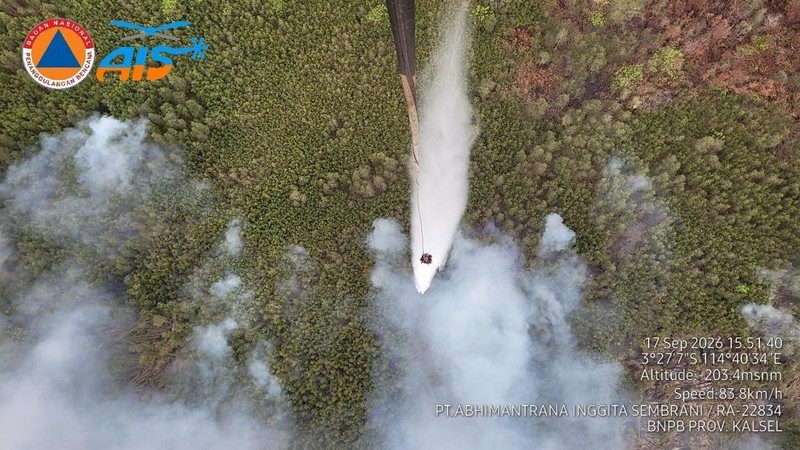 Operasi udara penanggulangan kebakaran hutan dan lahan (karhutla) melalui water bombing kembali direncanakan di sejumlah wilayah Sumatra dan Kalimantan pada Jumat, 18 September 2026.  (Dok BNPB)