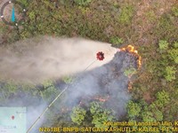 Operasi udara penanggulangan kebakaran hutan dan lahan (karhutla) melalui water bombing kembali direncanakan di sejumlah wilayah Sumatra dan Kalimantan pada Jumat, 18 September 2026.  (Dok BNPB)