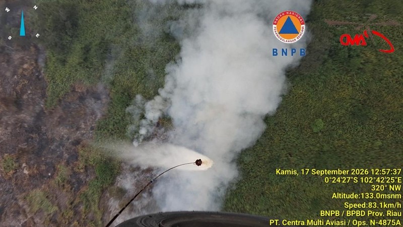 Operasi udara penanggulangan kebakaran hutan dan lahan (karhutla) melalui water bombing kembali direncanakan di sejumlah wilayah Sumatra dan Kalimantan pada Jumat, 18 September 2026.  (Dok BNPB)