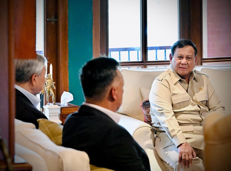 Presiden Prabowo Subianto menerima kunjungan Wakil Perdana Menteri Malaysia Ahmad Zahid Hamidi di kediaman pribadinya di Hambalang, Desa Bojong Koneng, Kecamatan Babakan Madang, Kabupaten Bogor, Jawa Barat, Jumat (18/9/2026). (Dok. BPMI Setpres/Laily Rachev)