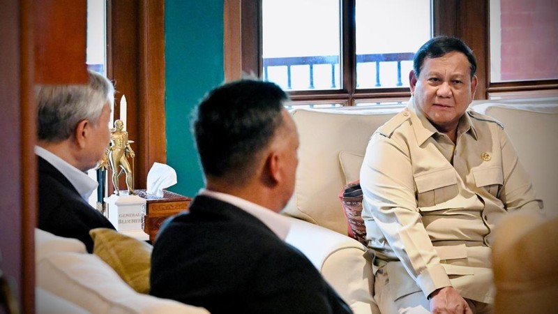 Presiden Prabowo Subianto menerima kunjungan Wakil Perdana Menteri Malaysia Ahmad Zahid Hamidi di kediaman pribadinya di Hambalang, Desa Bojong Koneng, Kecamatan Babakan Madang, Kabupaten Bogor, Jawa Barat, Jumat (18/9/2026).