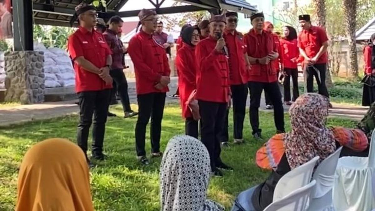 Rangkaian Soekarno Run BWX 2026: PDIP Jatim Salurkan 2.000 Paket Sembako
