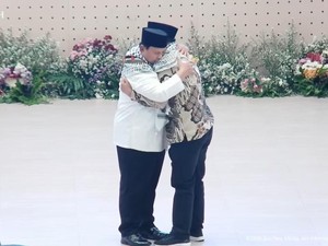 Momen Prabowo Sambut Dubes Palestina hingga Dikalungi Sorban di Ponpes Gontor