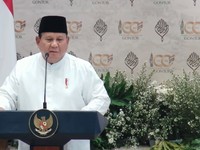 Presiden Prabowo Subianto menyampaikan sambutan saat menghadiri Syukuran 100 Tahun Pondok Modern Darussalam Gontor, Sabtu (19/9/2026). (YouTube/Sekretariat Presiden)