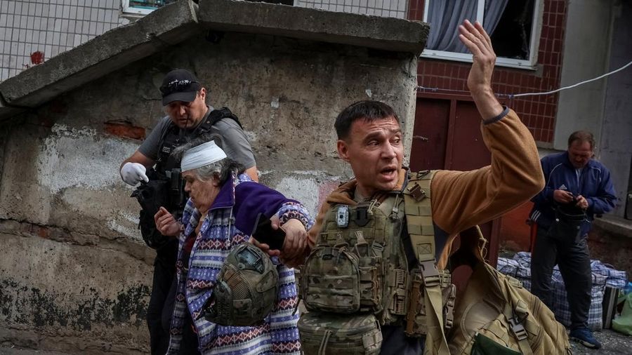 Dampak serangan udara Rusia di Kramatorsk, Ukraina, Minggu (20/9/2026). (REUTERS/Anatolii Stepanov)