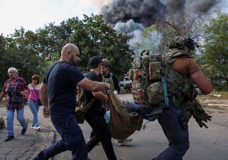 Dampak serangan udara Rusia di Kramatorsk, Ukraina, Minggu (20/9/2026). (REUTERS/Anatolii Stepanov)