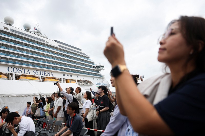 Kapal pesiar Italia Costa Serena, yang akan berfungsi sebagai perkampungan atlet sementara terapung selama Asian Games Aichi-Nagoya 2026, berada di Pelabuhan Nagoya. (REUTERS/Edgar Su)