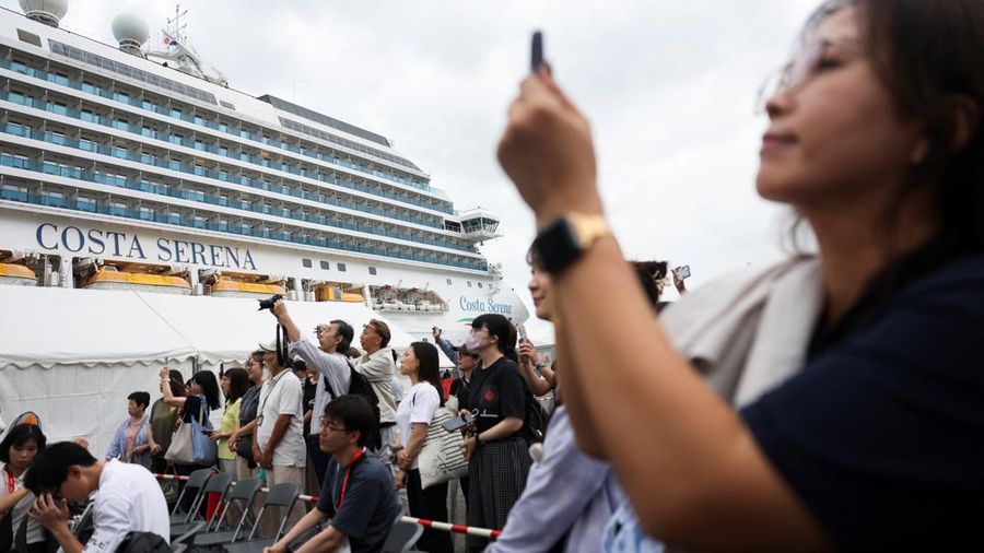 Kapal pesiar Italia Costa Serena, yang akan berfungsi sebagai perkampungan atlet sementara terapung selama Asian Games Aichi-Nagoya 2026, berada di Pelabuhan Nagoya. (REUTERS/Edgar Su)