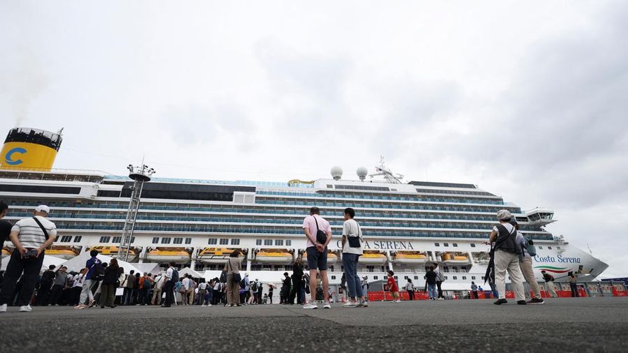 Kapal pesiar Italia Costa Serena, yang akan berfungsi sebagai perkampungan atlet sementara terapung selama Asian Games Aichi-Nagoya 2026, berada di Pelabuhan Nagoya. (REUTERS/Edgar Su)