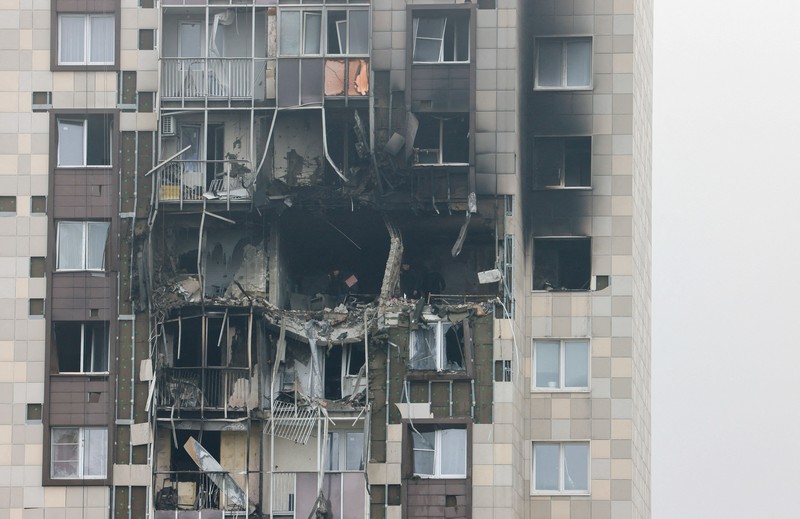 Kerusakan dampak serangan pesawat nirawak Ukraina di wilayah Moskow, Rusia, Minggu (20/9/2026). (REUTERS/Stringer)
